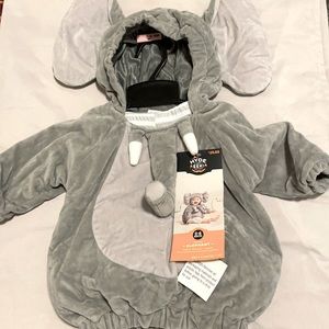 Very cute Elephant costume for Halloween pictures baby 0-6 months brand new